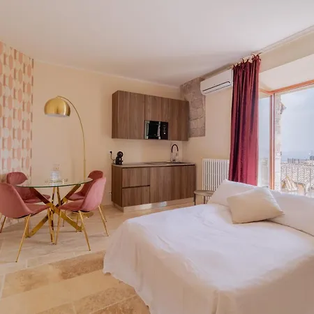 Casa Eleonora, Balcone Con Vista E Colazione Asís